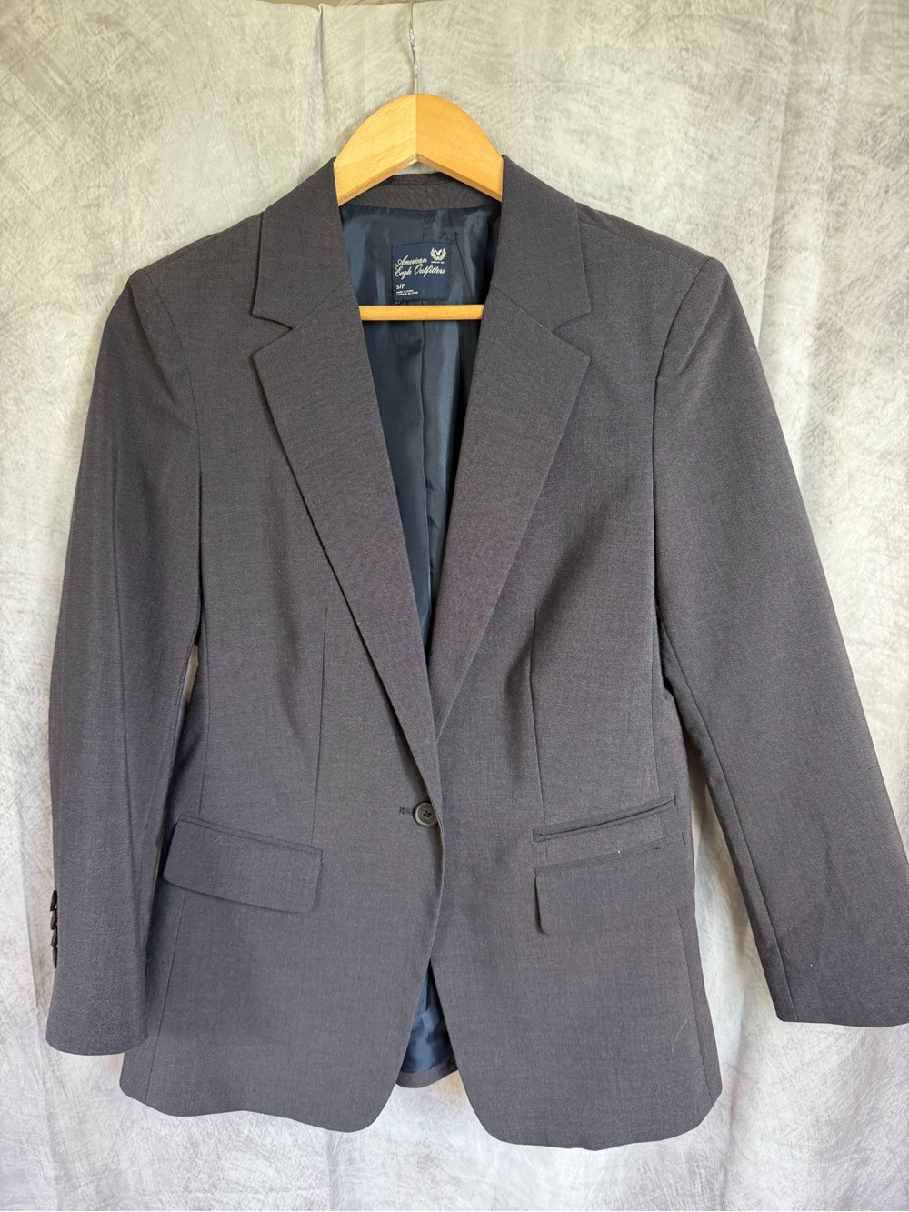 American Eagle Women's Gray Blazer Casual Quiet Luxury Dark Academia Clean Girl